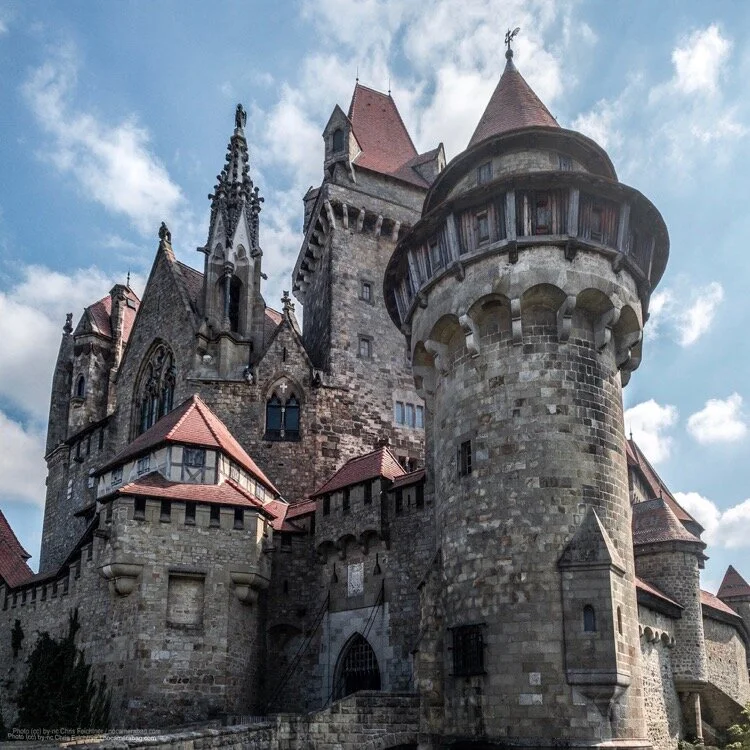 Castle Kreuzenstein as seen in the film “The last Witch” at minute 14:53