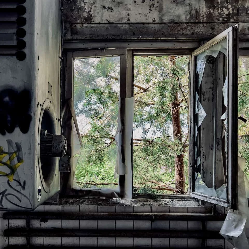 Another broken window at the abandoned airfield Rangsdorf
