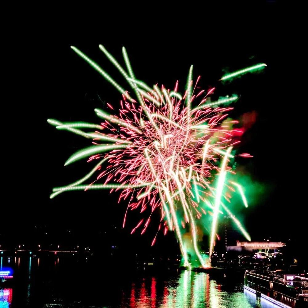 Fireworks shot on iPhone (1)